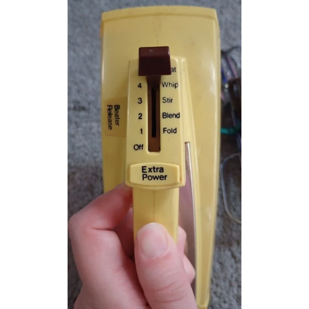 VTG Mustard Colored JC Penny 5-speed Mixer - Model 5195 Retro Farmhouse